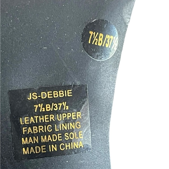 Jessica Simpson Debbie Platform
Studded Pumps 7.5B - Picture 9 of 10